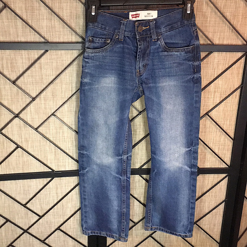 GENTLY USED LEVI STRAUSS 8 SLIM JEANS
